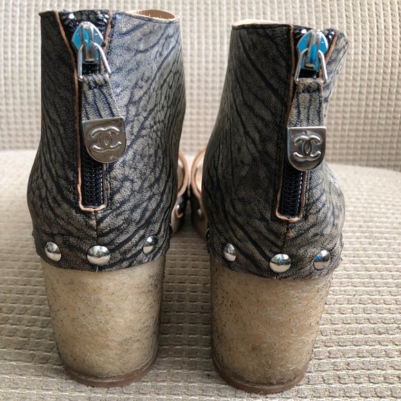 Chanel Women's Gray/Black Animal Print Leather Wedge Sandals. - Picture 5 of 13